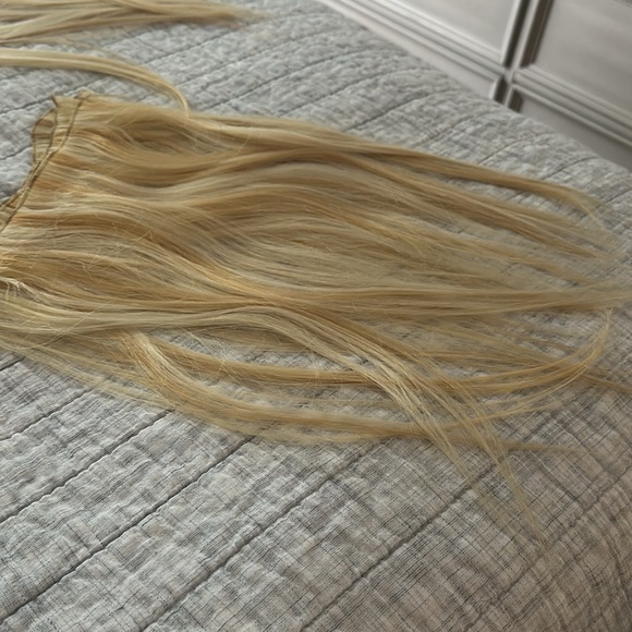 Covet and Mane Hand-Tied Human Hair Extensions - Picture 5 of 7